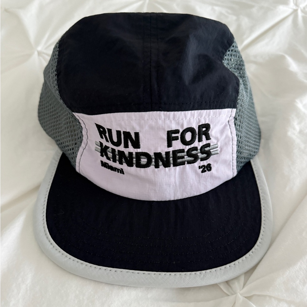 Black and Gray Hat